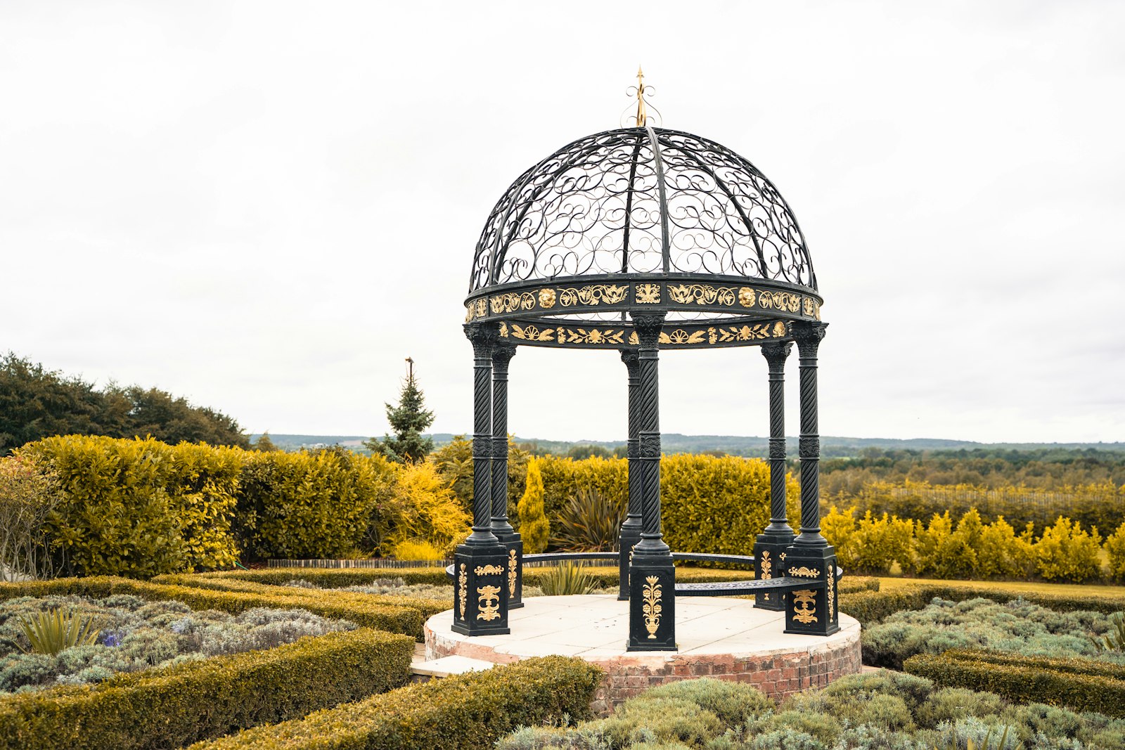 Fest i hovedlåven om kvelden